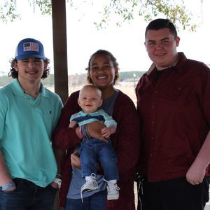 Meet your Posher, Debbie